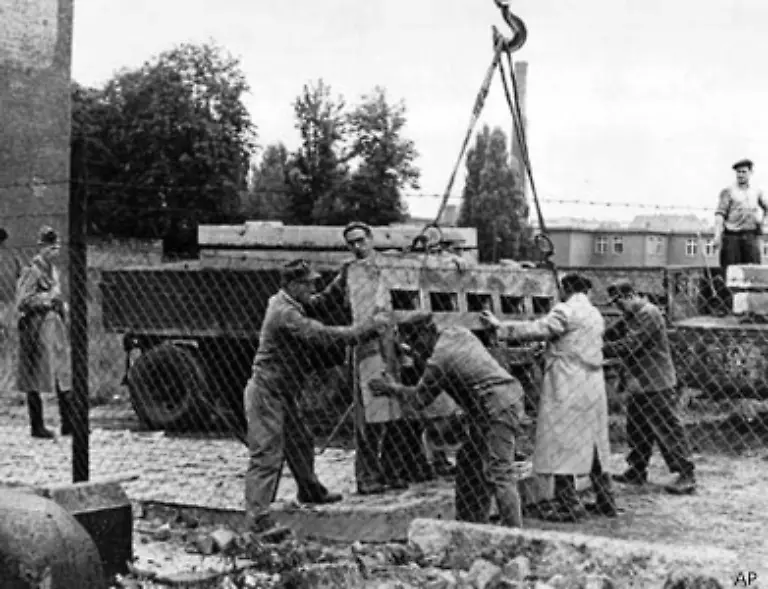 Die-Aktion-die-in-der-Nacht-vom-12-zum-13-August-1961-beginnt-ist-generalstabsmaessig-geplant-Bild-Chausseestrasse-20-August-1961