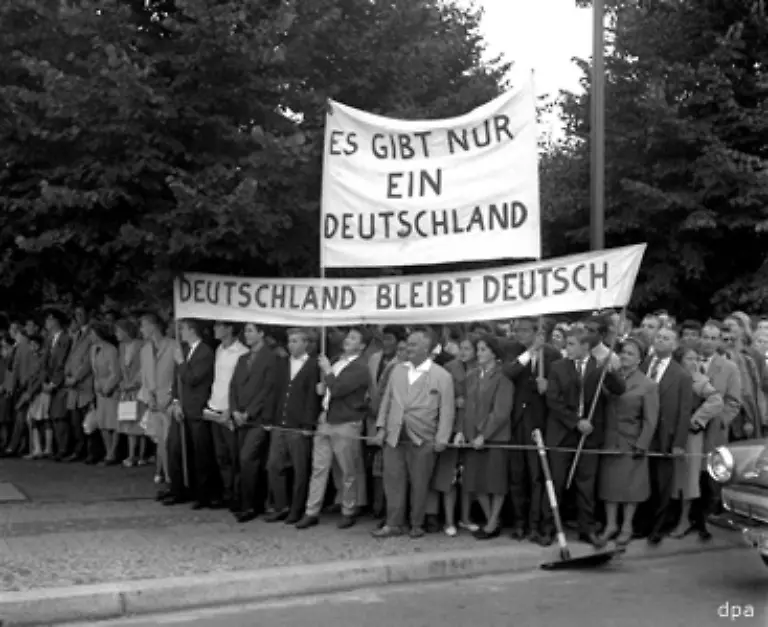 Die-Proteste-in-Westberlin-nehmen-nicht-ab-Bild-13-August-1961