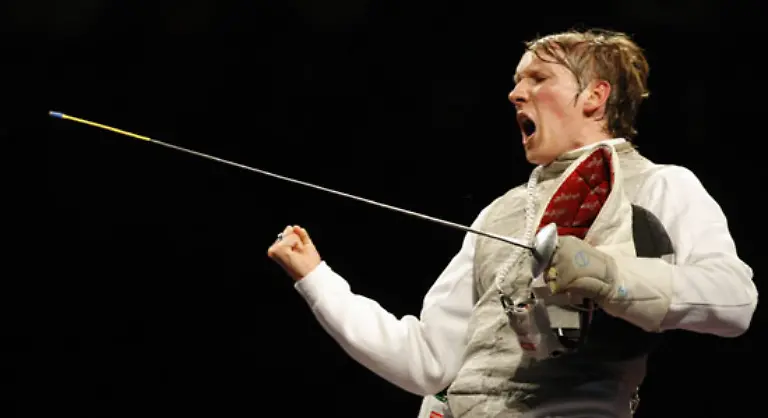 Am-Abend-chinesischer-Zeit-schlaegt-die-Stunde-der-deutschen-Athleten-besser-gesagt-die-der-Fechter-Florettspezialist-Benjamin-Kleibrink-holt-sensationell-die-fuenfte-Goldmedaille-fuer-die-deutsche-Mannschaft-Der-23-Jaehrige-setzt-sich