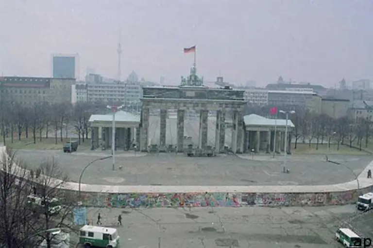 und-bleibt-es-jahrelang-Bild-1989