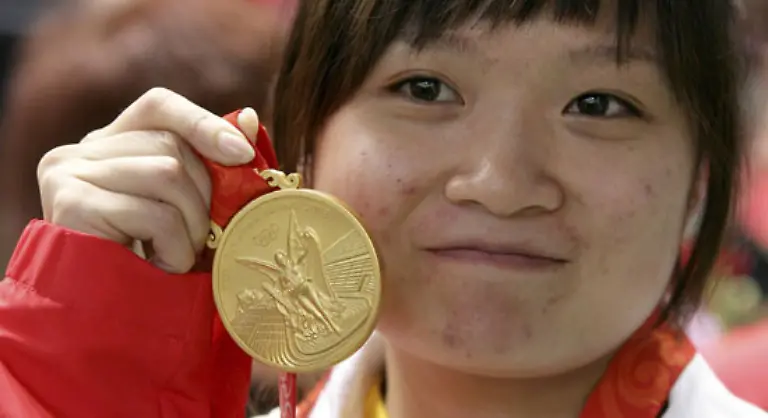 Die-Chinesin-Guo-Wenjun-will-den-Olympia-Sieg-dazu-nutzen-ihren-verschwundenen-Vater-wiederzufinden