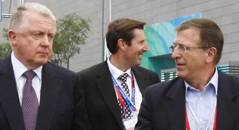 Auf-die-Frage-wie-Yangs-Eltern-die-Entscheidung-der-Siebenjaehrigen-beibringen-sollten-antwortete-Felli-hier-mit-IOC-Mitglied-Hein-Verbruggen-So-ist-das-nun-einmal-im-Sport-und-im-Leben