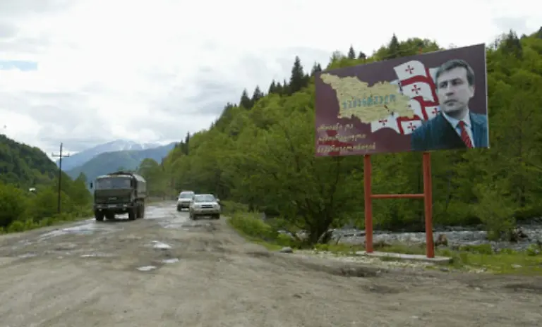 In-Abchasien-das-ebenfalls-die-Unabhaengigkeit-von-Georgien-beansprucht-beginnt-eine-Offensive-gegen-das-einzige-noch-von-georgischen-Militaers-beherrschte-Gebiet-die-Kodori-Schlucht-Archivbild-vom-14-Mai
