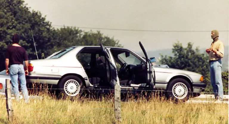 Die-Geisel-Silke-Bischoff-wird-dabei-von-Roesner-erschossen-Roesner-Degowski-und-Loeblich-werden-festgenommen