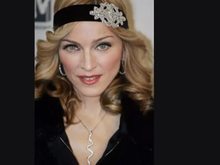 Die-Liebe-der-beiden-sei-einfach-vorueber-darueber-berichten-Medien-schon-seit-Monaten-Und-die-Spekulationen-rissen-trotz-des-lieblosen-Dementis-von-Madonnas-Sprecherin-nicht-ab