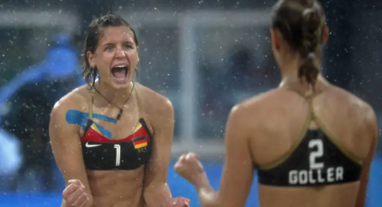 auch-Sara-Goller-und-Laura-Ludwig-fuer-die-Runde-der-letzten-16