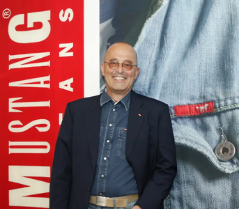 und-Jeans-tragen-ihren-Namen