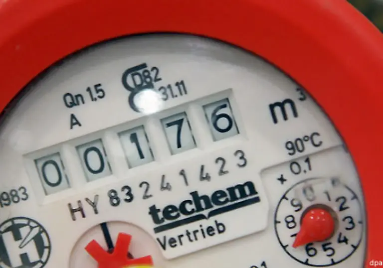 Diese-Verbrauchszahlen-sind-oft-ueberraschend-Denn-anders-als-die-Zahlen-auf-einer-Wasseruhr-ist-das-Rechnen-in-virtuellen-Litern-eine-Betrachtungsweise-die-uns-noch-recht-fremd-ist