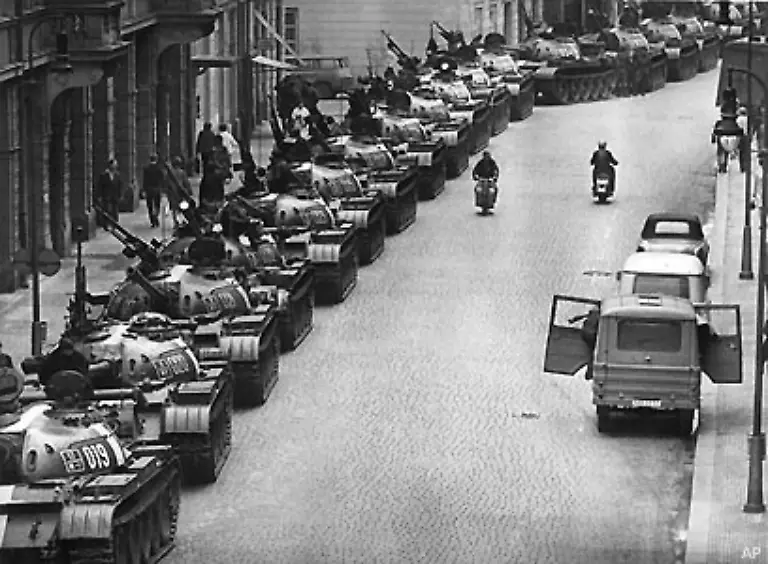 Die-blutige-Niederschlagung-der-Demokratiebewegung-war-ein-Meilenstein-auf-dem-Weg-zum-Ende-des-real-existierenden-Sozialismus