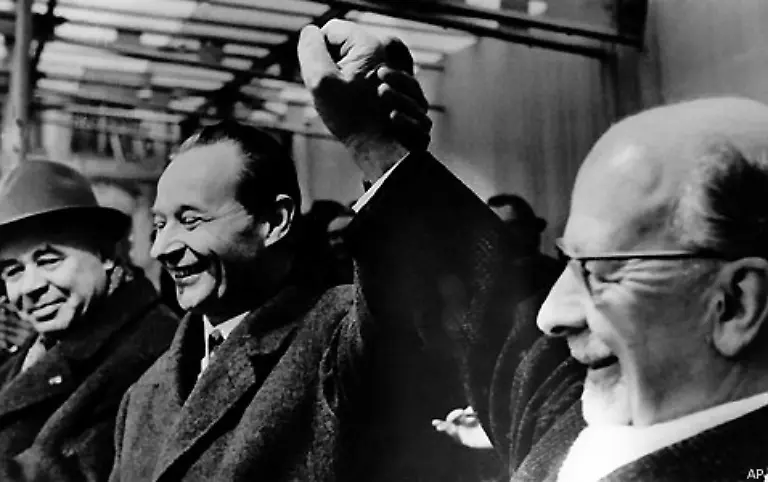 Rueckblende-Begonnen-hatte-der-Prager-Fruehling-schon-im-Januar-1968-als-der-Slowake-Alexander-Dubcek-mit-Walter-Ulbricht-zum-Nachfolger-des-unbeliebten-Stalinisten-Antonin-Nowotny-an-die-Spitze-der-Kommunistischen-Partei-gewaehlt-wird