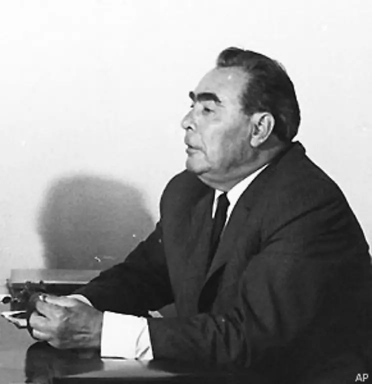 Anfang-August-1968-erlaeutert-der-sowjetische-Parteichef-Leonid-Breschnew-vor-den-Fuehrern-der-sozialistischen-Bruderstaaten-in-Bratislava-seine-Doktrin-von-der-begrenzten-Souveraenitaet