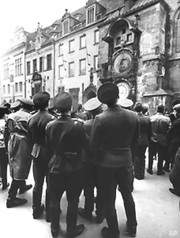 Fuer-die-orthodoxen-Kommunisten-in-Prag-ist-das-die-Gelegenheit-den-Kreml-um-Hilfe-zu-bitten