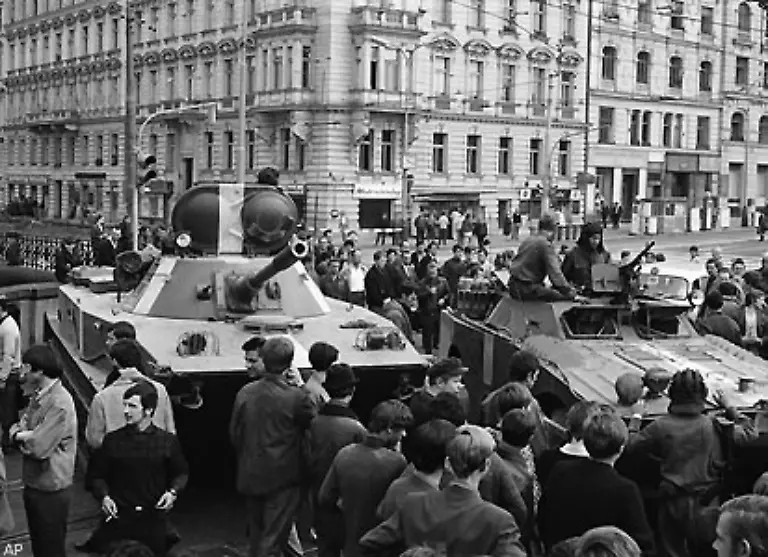 Fuer-die-kommenden-zwei-Jahrzehnte-herrscht-in-Mittelosteuropa-wieder-durchgehend-ein-System-Moskauer-Praegung