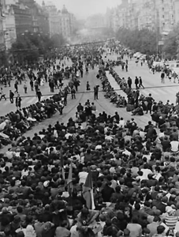 Doch-eine-moegliche-Beteiligung-der-DDR-Streitkraefte-war-nach-Ueberzeugung-von-Historikern-fest-in-die-Planung-der-sowjetischen-Militaers-verankert