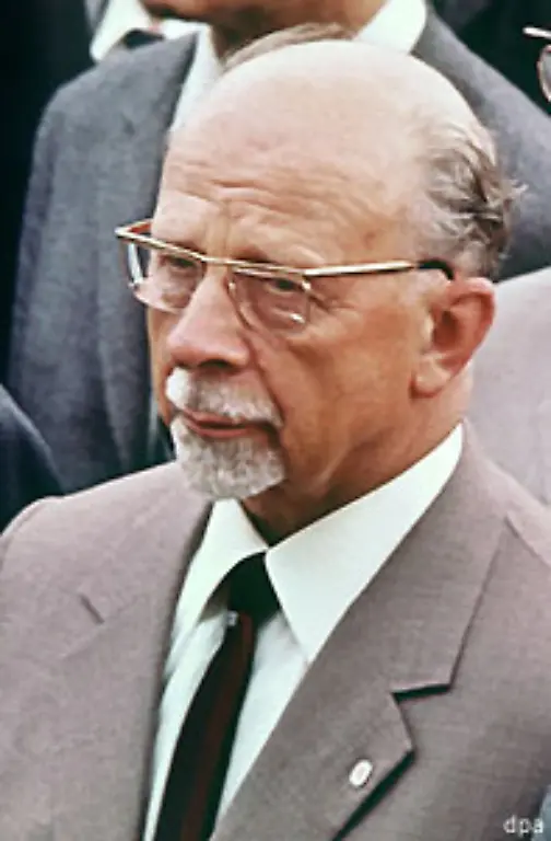 DDR-Staatschef-Walter-Ulbricht-ist-erleichtert-die-drohende-Konterrevolution-abgewendet