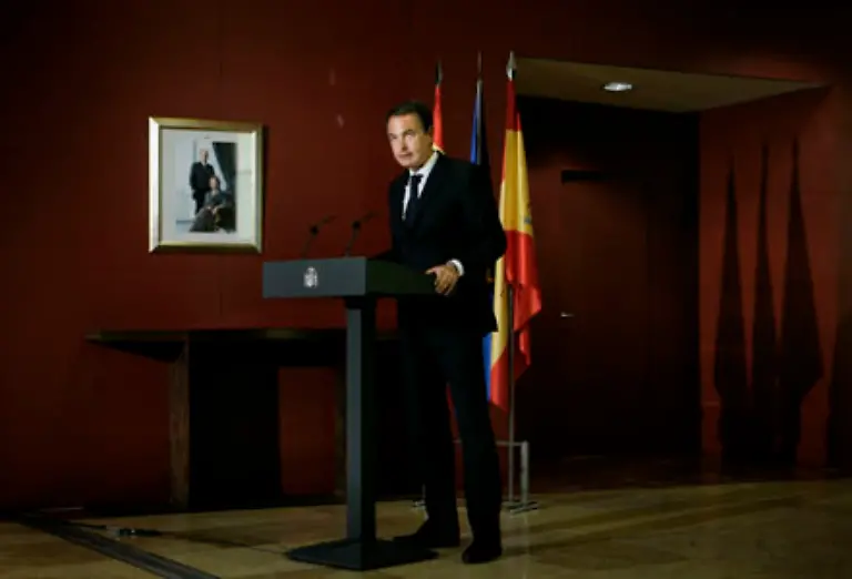 Der-spanische-Ministerpraesident-Jos-Luis-Rodrguez-Zapatero-sagte-die-Ursachen-der-Katastrophe-wuerden-lueckenlos-aufgeklaert