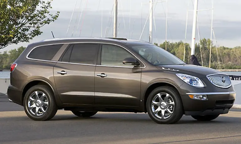 Der-Buick-Enclave-ist-ein-Crossover-Fahrzeug-zwischen-SUV-und-Coup-2006-feierte-der-Buick-seinen-Einstand-Mit-einem-Gewicht-von-2-3-Tonnen-und-einem-Verbrauch-von-rund-10-Litern-nach-Herstellerangaben-liegt-der-Enclave-sogar-noch-im-Mittelfeld