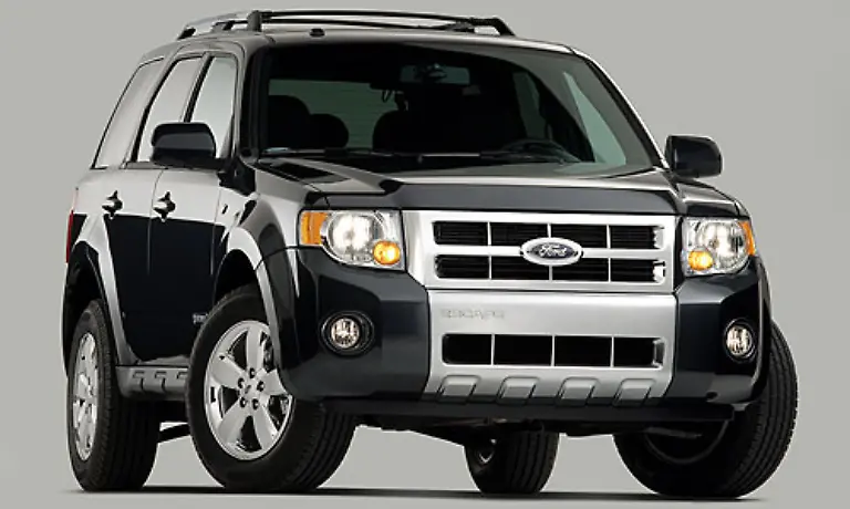 Der-Ford-Escape-diente-als-Vorbild-fuer-den-Kuga-der-vor-kurzem-in-Europa-Premiere-feierte-Mit-verbrauchsguenstigeren-Motoren-und-einem-kleinen-Facelift-soll-er-sich-naechstes-Jahr-praesentieren-Verbrauch-11-Liter-in-der-Stadt-und-8-5-auf-der-Autobahn