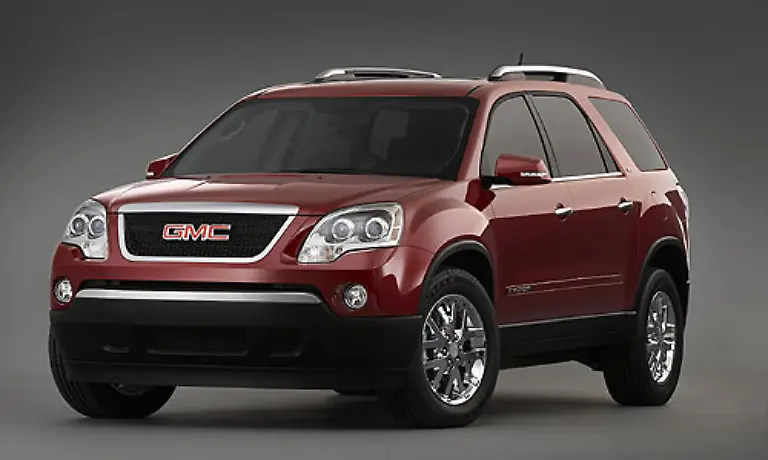 GMC-ist-auf-Pickups-und-Gelaendewagen-spezialisiert-Bis-vor-zwei-Jahren-war-die-Marke-noch-Umsatztraeger-und-Geldesel-im-General-Motors-Konzern-Heute-wird-GMC-eher-zum-Patienten-Der-Acadia-verbraucht-mit-seinem-V6-Motor-mit-275-PS-zwischen-10-und-14-Liter