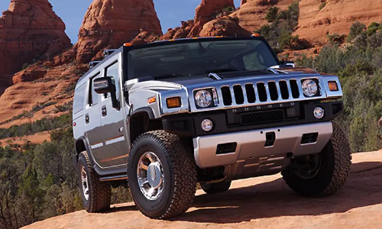 Mit-dem-schlechten-Ruf-ist-der-Absatz-im-Mai-im-Vergleich-zum-Vorjahr-um-60-Prozent-eingebrochen-Ein-Treibstoffverbrauch-bis-zu-30-Litern-auf-100-Kilometer-und-CO2-Emissionen-von-472-g-km-sind-Spitzenwerte-unter-Serienautos-im-negativen-Sinne