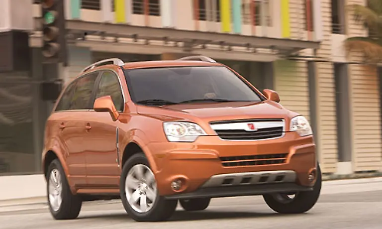 Der-Saturn-Vue-ist-die-US-Version-des-Opel-Frontera-Mit-einem-Verbrauch-zwischen-9-und-12-Litern-liegt-er-fuer-einen-amerikanischen-Gelaendewagen-sehr-gut-Saturn-wirbt-offensiv-mit-den-guenstigen-Verbrauchswerten