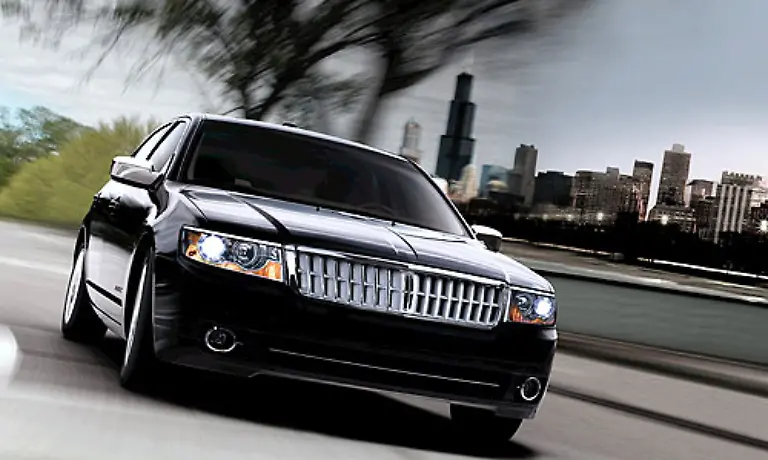 Erst-hiess-er-Zephyr-dann-MKZ-Die-Luxuslimousine-hat-denselben-V6-Motor-wie-der-MKX-mit-aehnlichen-Verbrauchswerten