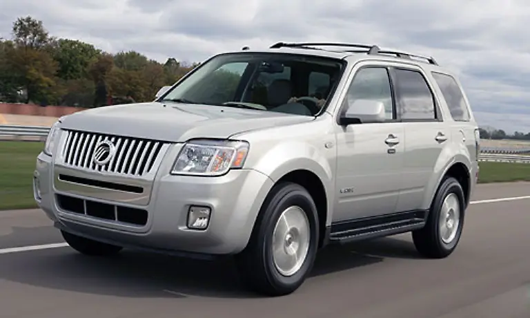 Der-Mariner-bietet-einen-V6-Motor-mit-200-PS-und-Verbraeuchen-zwischen-11-und-16-Litern-Dazu-gibt-es-sparsame-Vierzylinder-Motoren-die-nur-zwischen-9-und-11-Liter-benoetigen