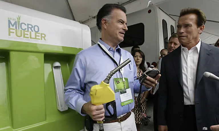 Im-Schnitt-verbrauchen-die-US-Modell-zwischen-12-und-14-Liter-auf-100-Kilometern-Das-ist-erheblich-mehr-als-die-europaeischen-oder-asiatischen-Autos-Vor-allem-fuer-die-US-Autokonzerne-sind-Alternativen-dringend-angebracht-Denn-der-naechste-Preisschub-kommt-bestimmt