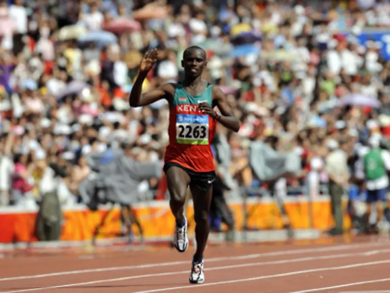 Samuel-Wanjiru-aus-Kenia-siegte-mit-einer-sagenhaften-Zeit-von-2-06-32-Stunden