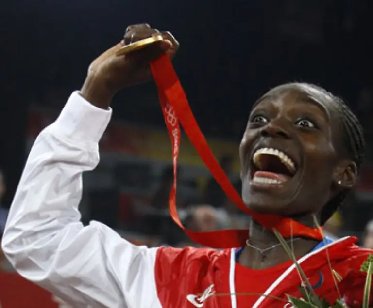 Gejubelt-Dawn-Harper-USA-nach-ihrem-Sieg-ueber-100-Meter-Huerden