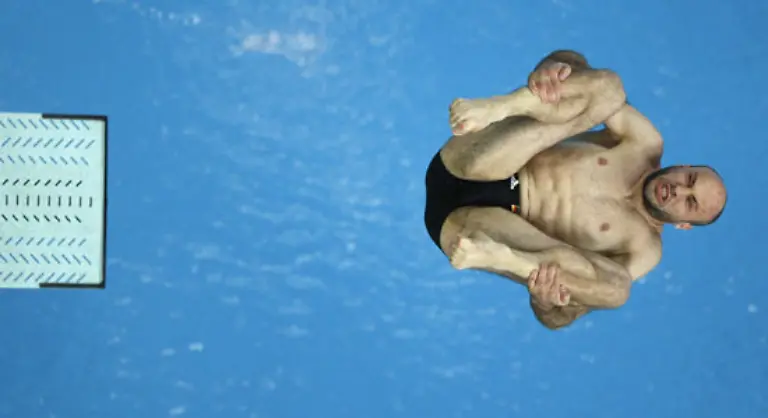 Abgesprungen-Pawlo-Rozenberg-Deutschland-beim-Sprung-vom-3-Meter-Brett