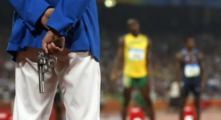 Abgewartet-Der-Jamaikaner-Usain-Bolt-hinten-2-v-r-beim-Start-zum-200-Meter-Halbfinale