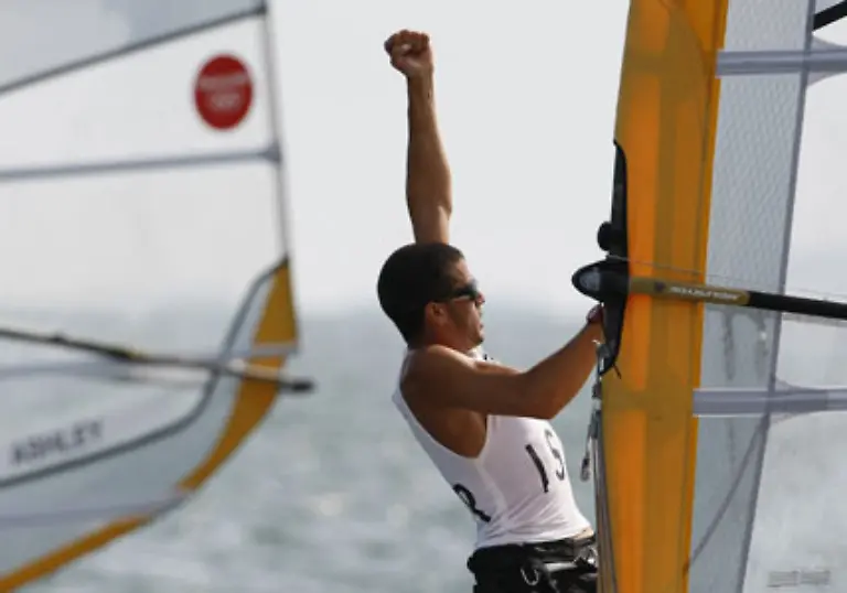 Geschafft-Shahar-Zubari-aus-Israel-surft-zu-Bronze