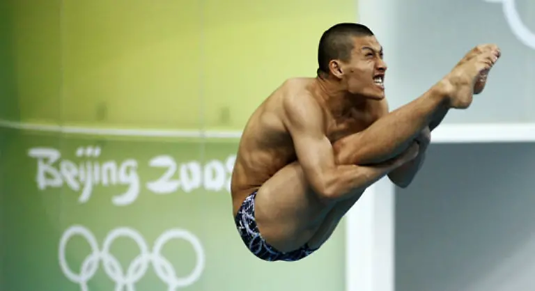 Angespannt-Turmspringer-Ken-Terauchi-aus-Japan