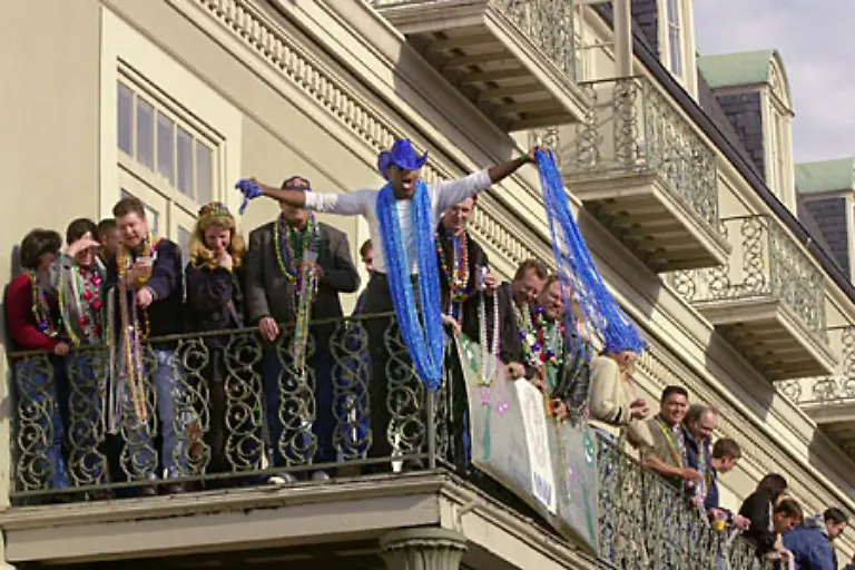 Diese-Beads-kann-man-auch-an-anderen-Tagen-in-New-Orleans-bekommen-sie-gehoeren-nicht-nur-zum-Mardi-Gras