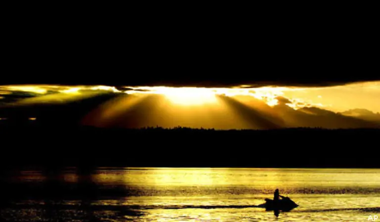 Der-Treibhauseffekt-funktioniert-nach-aussen-wie-ein-Sieb-nach-innen-wie-ein-Schirm-Fuer-die-kurzwelligen-Sonnenstrahlen-ist-die-Atmosphaere-durchlaessig