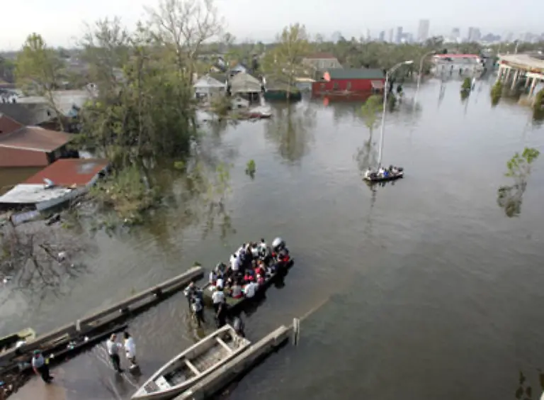 Noch-immer-werden-Bewohner-von-New-Orleans-aus-ihren-ueberfluteten-Haeusern-geholt