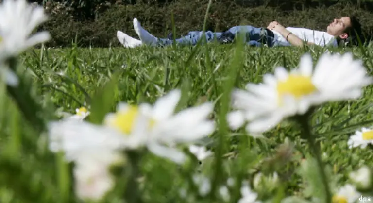 Eine-sehr-huebsche-Fleissarbeit-Leider-waren-die-Regierungen-der-Industriestaaten-in-den-vergangenen-Jahren-deutlich-weniger-fleissig-In-einer-bekannten-Online-Enzyklopaedie-heisst-es-lapidar-Im-Gegensatz-zu-den-Forderungen-der-Wissenschaft