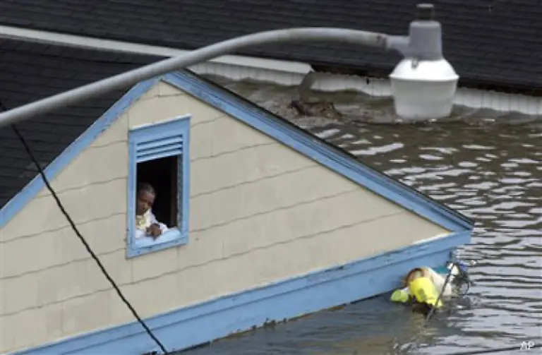 Nur-im-obersten-Zimmer-war-noch-kein-Wasser