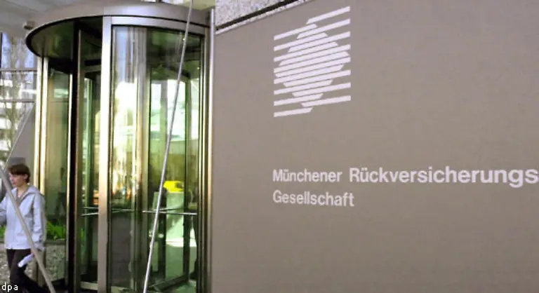 Schnell-begreift-in-der-Regel-nur-wer-unmittelbar-betroffen-ist-Bei-der-Muenchener-Rueck-einem-der-weltgroessten-Versicherer-von-Versicherungen-hiess-es-bereits-1995-zum-Klimawandel