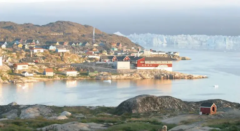 Beispiele-fuer-den-Klimawandel-gibt-es-genug-Fuer-die-Inuit-in-Ilulissat-der-drittgroessten-Stadt-Groenlands-ist-die-Klimakatastrophe-schon-vor-zehn-Jahren-Wirklichkeit-geworden