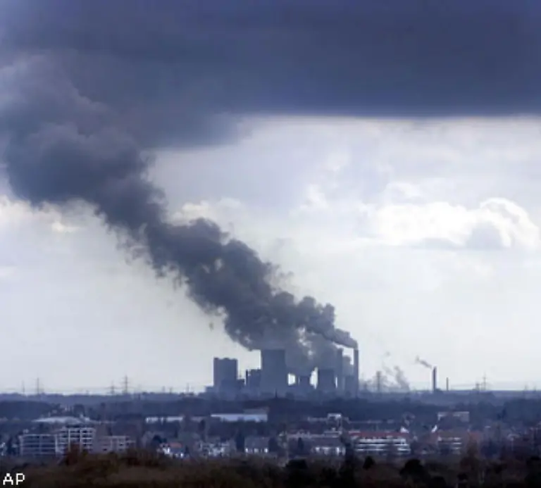 Auch-Deutschland-ist-im-globalen-Klimawandel-keine-Insel-der-Seeligen-Deutschland-muss-sich-spaetestens-zur-Mitte-des-Jahrhunderts-auf-die-Zunahme-extremer-Wetterereignisse-wie-starker-Sommergewitter-oder-laengerer-Trockenperioden-einstellen