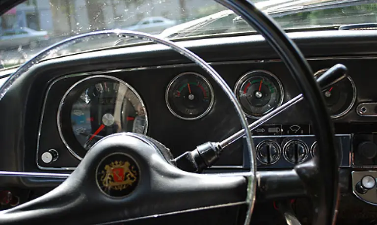 Der-Oeldruckmesser-2-Rundinstrument-von-rechts-wurde-sonst-so-gut-wie-nie-verbaut