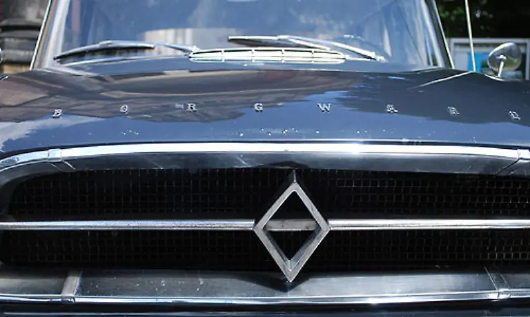 Die-Lebensgeschichte-der-grossen-Kuenstlerin-wird-derzeit-verfilmt-Stilgerecht-fuhr-der-Tross-mit-dem-P-100-vor-der-geschichtstraechtigen-Kulisse-des-Flughafens-Tempelhof