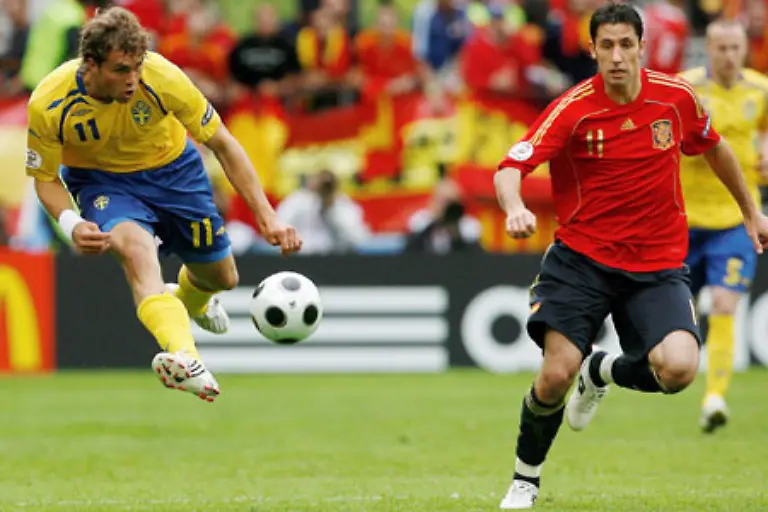 Ebenfalls-teurer-als-bekannt-Johan-Elmander-Der-Schwede-hat-ab-sofort-im-Lebenslauf-stehen-dass-er-im-Sommer-2008-fuer-12-5-Millionen-von-Toulouse-zu-den-Bolton-Wanderers-gewechselt-ist