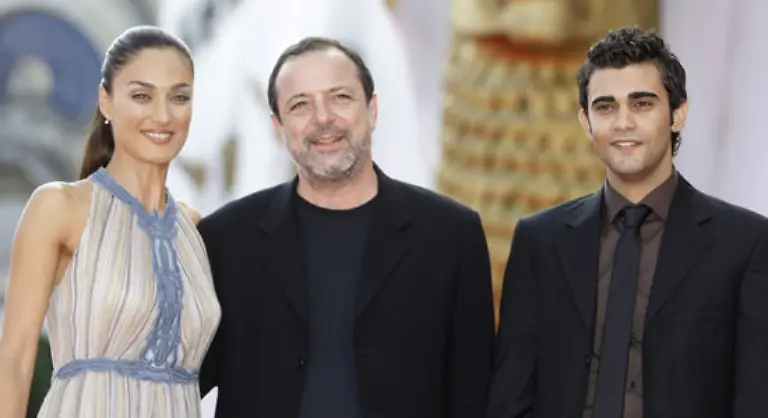 hat-sie-eine-sehr-glamouroese-Darstellerin-an-den-Lido-entsandt-Die-34-Jaehrige-ist-die-Hauptdarstellerin-von-Semih-Kaplanoglus-Filmbeitrag-Suet