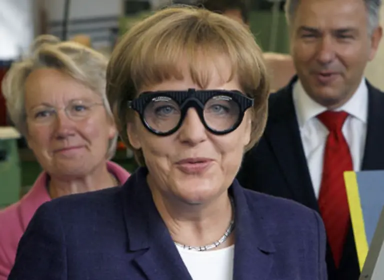 Muentefering-liegt-in-der-Beliebtheitsskala-damit-fast-gleichauf-mit-Bundeskanzlerin-Angela-Merkel-mit-deren-Arbeit-sich-63-Prozent-zufrieden-zeigten