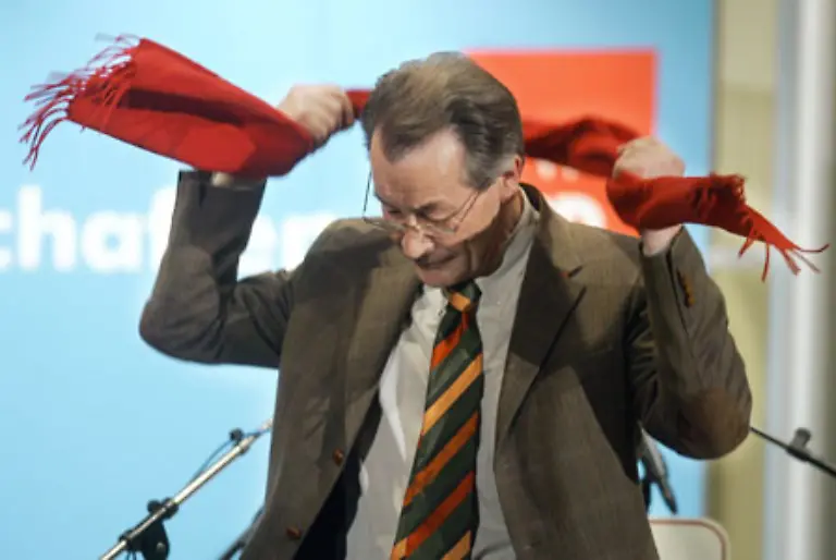 Seit-1967-ist-er-Mitglied-spaeter-wurde-er-Parteivorsitzender-im-mitgliederstaerksten-Bundesland-Nordrhein-Westfalen