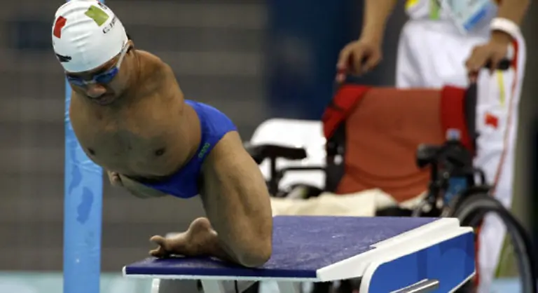 Tronco-Mexiko-startet-zu-100-Meter-Freistil