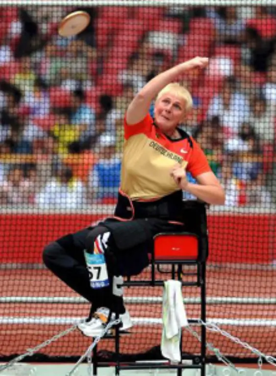 Marianne-Buggenhagen-aus-Berlin-wirft-den-Diskus-weiter-als-alle-Konkurrentinnen-in-ihrer-Schadensklasse